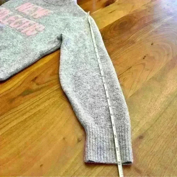 Oversized pastel purple sweater/jumper H&M.  New Eclectic on the front. XS - Picture 6 of 9